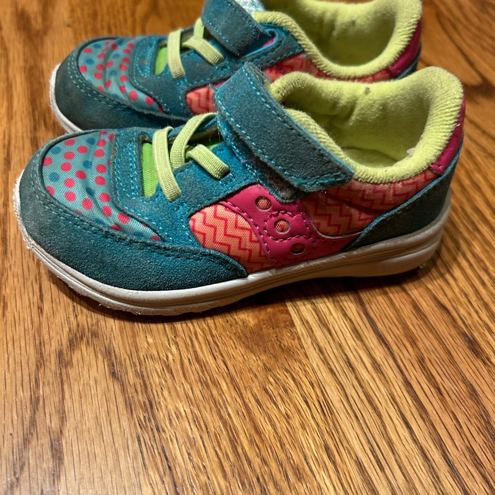 Saucony Kids' Vibrant Teal and Pink Sneakers